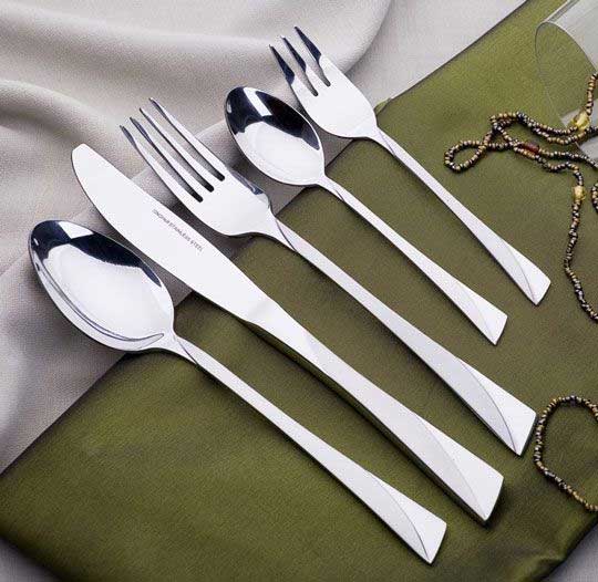 Luksuzni set pribora za jelo u koferu 72 dela KingHoff KH3565