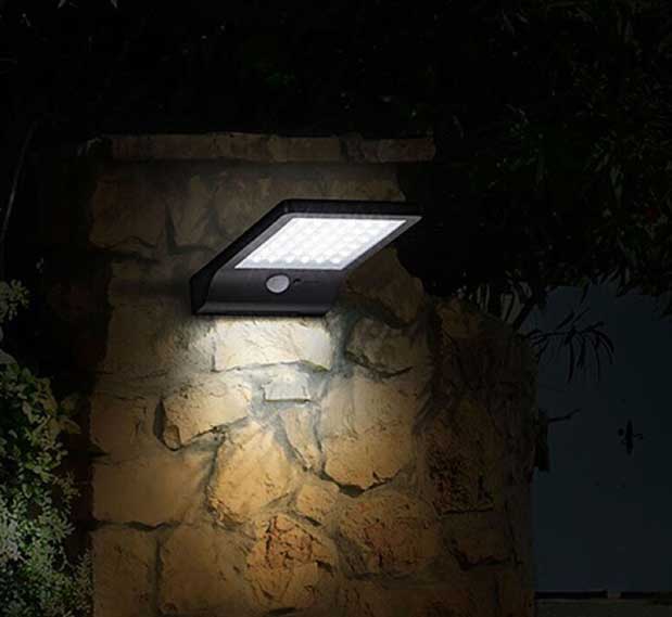 Zidna solarna lampa sa senzorom pokreta ML-WS107