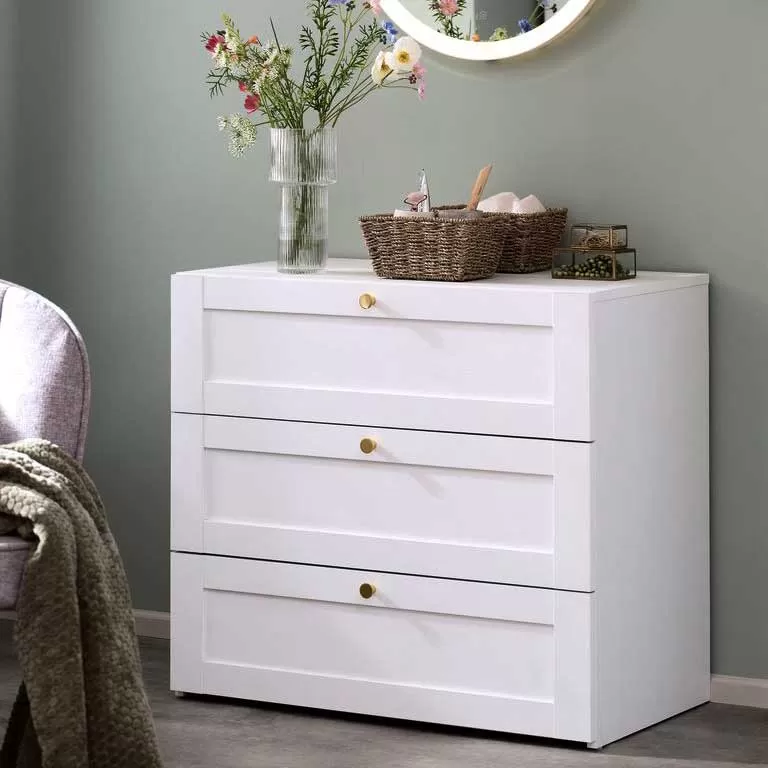 Komoda sa 3 Fioke u beloj boji