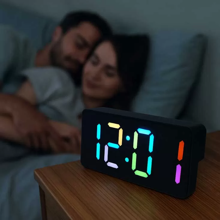 Digitalni USB budilnik sa prilagodljivim osvetljenjem 5984BK