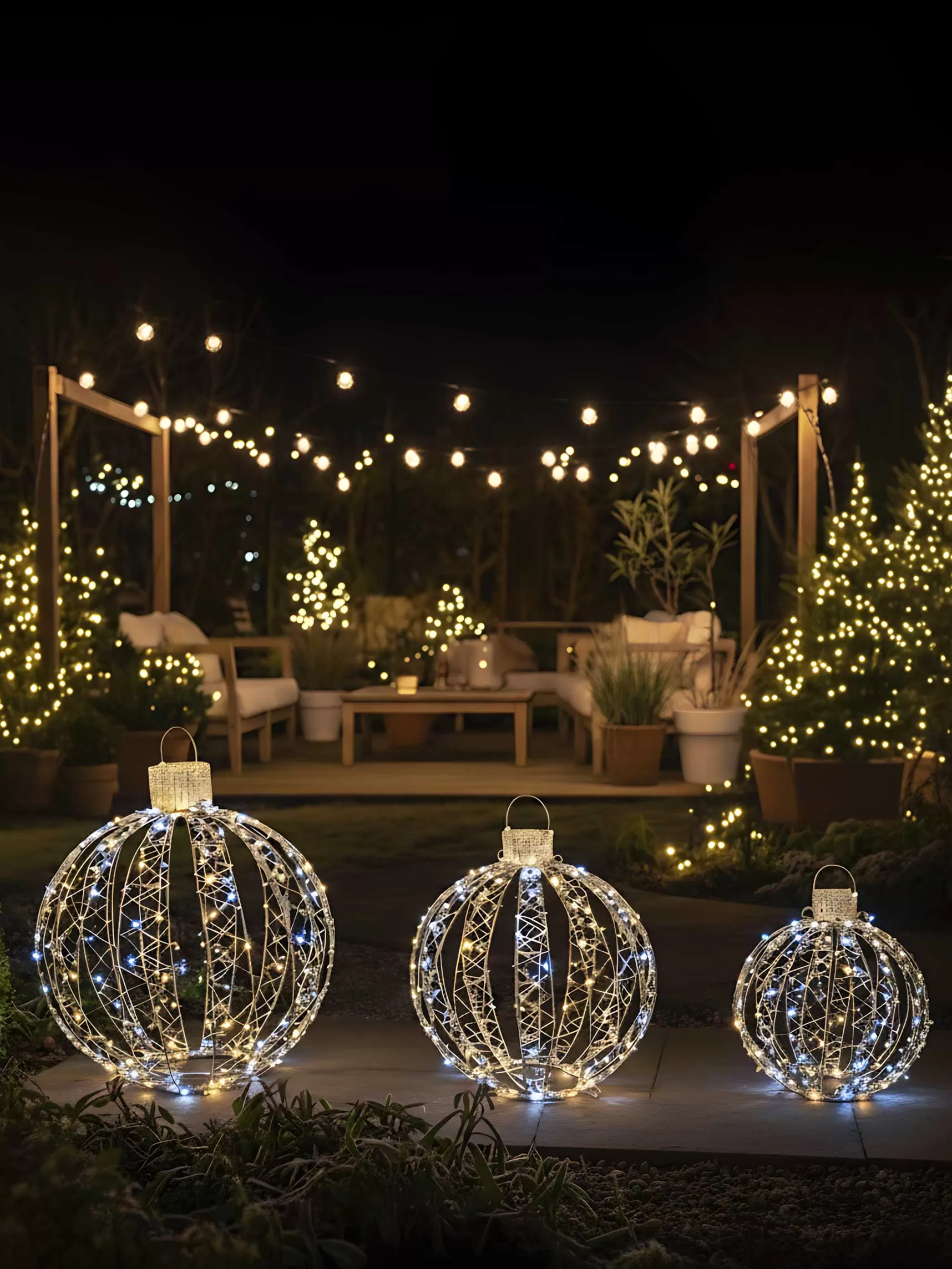 Novogodišnje Kugle Sa 360 LED Sijalica