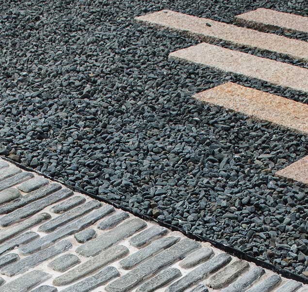 Dekorativni kamen 1-3cm Crni oblutak 25kg