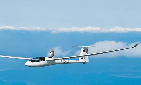 Revell maketa Glider LS-8t (with engine) RV04273/120