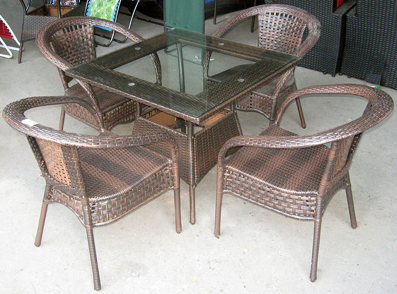 Garnitura od Wicker-a Monarch - 4 stolice + sto