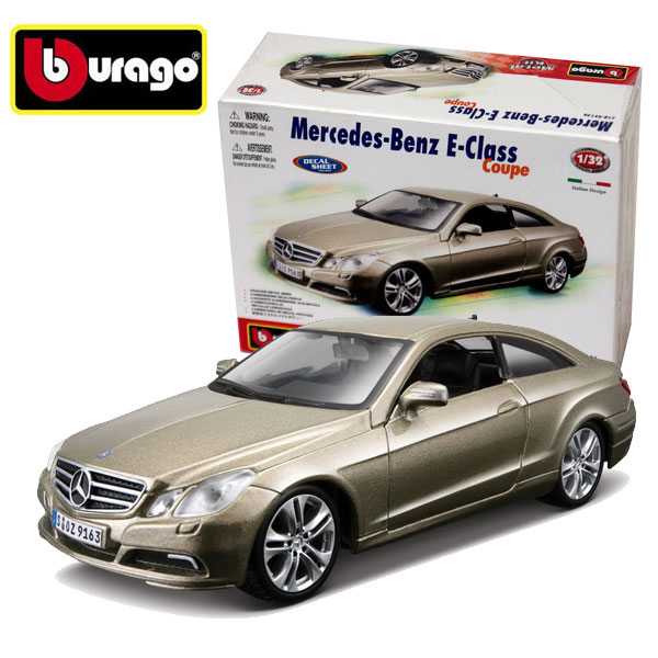 Bburago maketa automobila 1:32 Street Mercedes Benz Kit BU45126