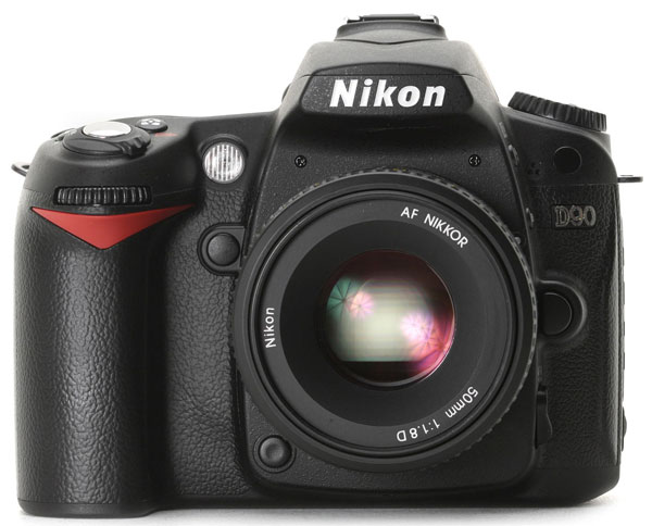 Nikon SLR fotoaparat D90 + objektivi 18-105VR i 70-300VR