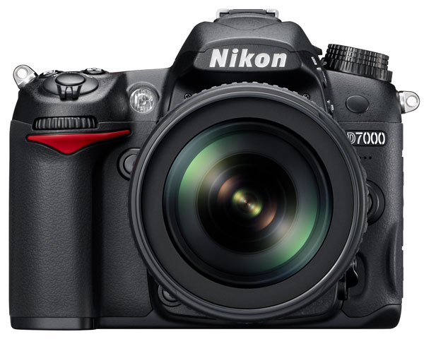 Nikon SLR fotoaparat D7000 + objektivi 18-105VR i 70-300VR