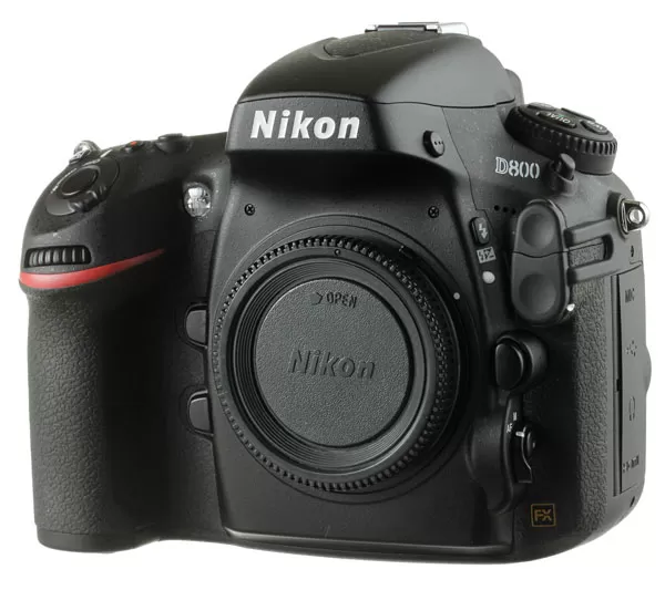 Nikon profesionalni SLR fotoaparat D800 + objektiv 28-300mm