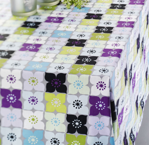 Satenski stolnjak Maike 140x240cm cvetni dezen