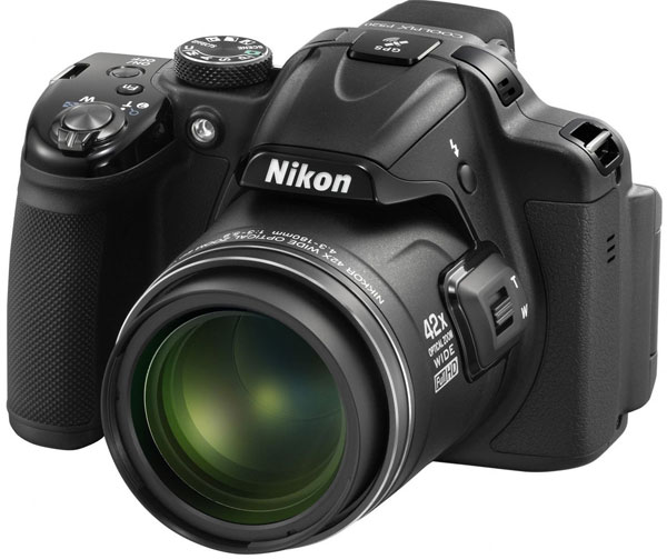 Nikon Digitalni Fotoaparat CoolPix P520 crna