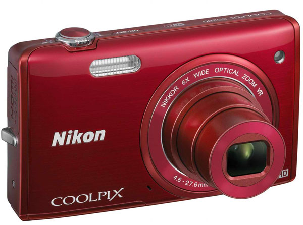 Nikon Digitalni Fotoaparat CoolPix S5200 crvena