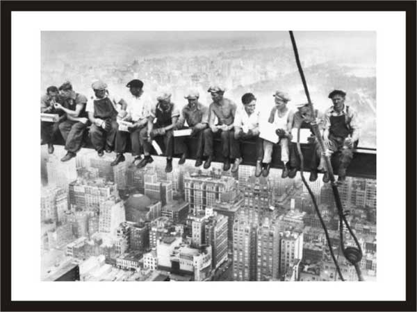 Eating Above Manhattan - Upi/Bettman - 50x70 E3 EP - Image 1