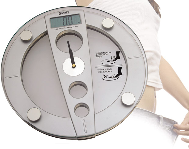 Multifunkcionalna Digitalna telesna vaga CSS-3313