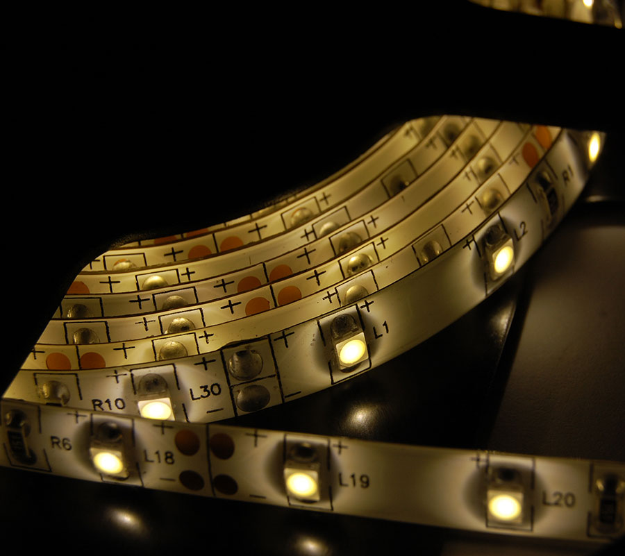 LED Traka Za Spoljnu i Unutrašnju Upotrebu 3 m Toplo Bela