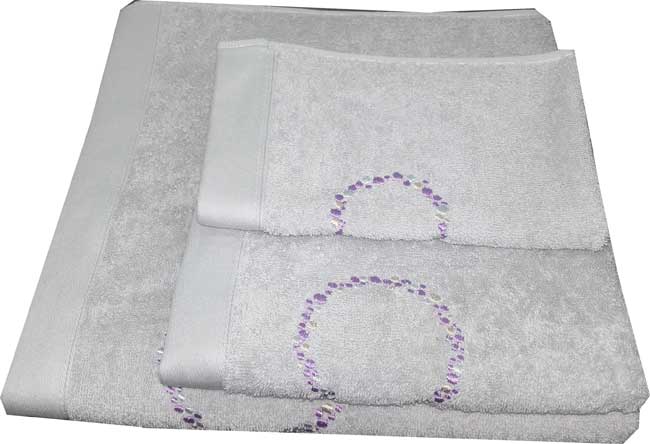 Komplet tri peškira sa vezom NAF NAF Bubbles 18