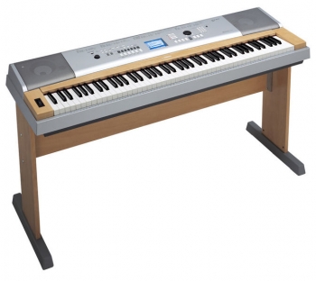 YAMAHA DGX-630