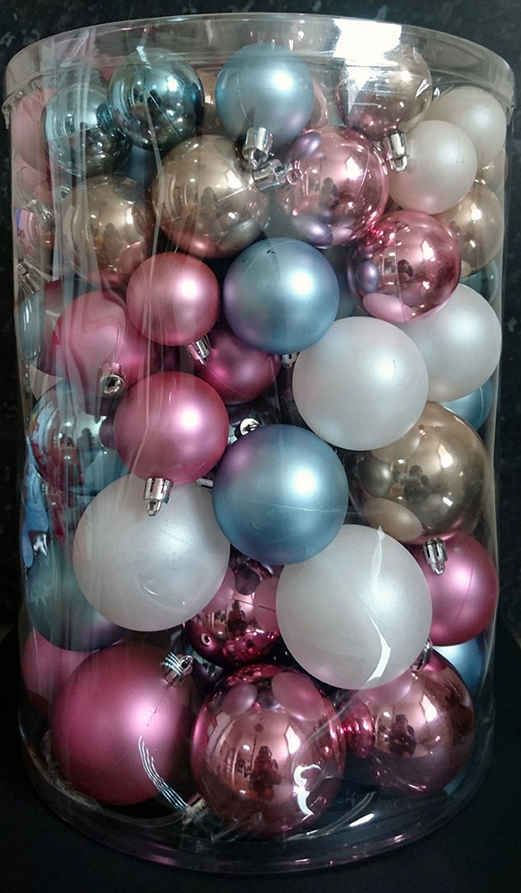 Ukrasi Kugle Za Jelku - Pakovanje Od 118 Komada