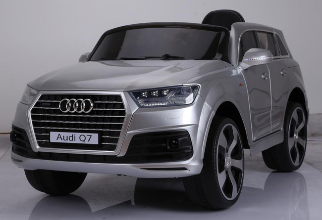 Dečiji automobil na akumulator A-Q7 sivi