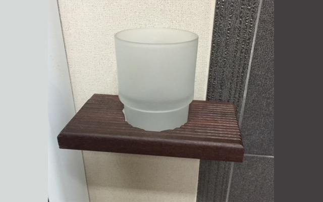 Čaša za četkice na tikovini - Image 1