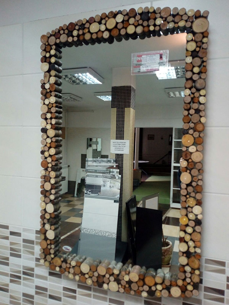 Ogledalo za kupatilo sa tikovinom 