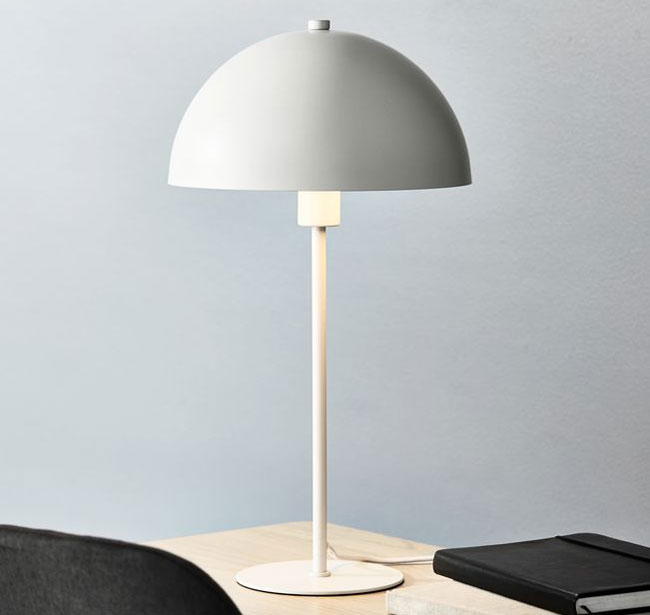 Stona lampa Helgi V46 White