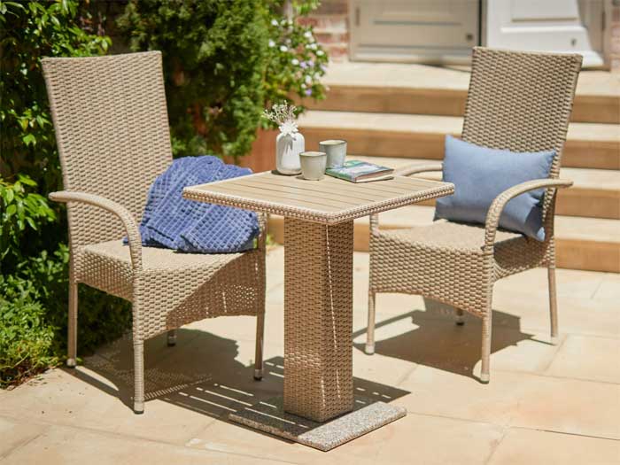 Baštenska garnitura Thydas High Sto i dve stolice