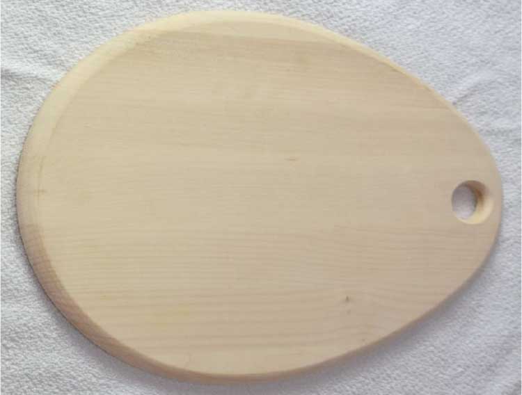 Kuhinjska daska jajastog oblika 350 x 290 x 16 mm od drveta javora