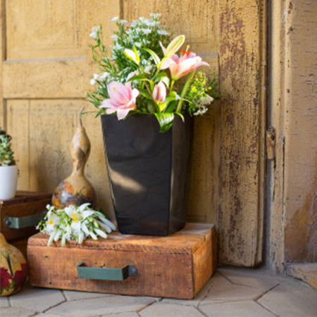 Saksija sa sistemom za zalivanje Diva 20x20 četvrtasta siva