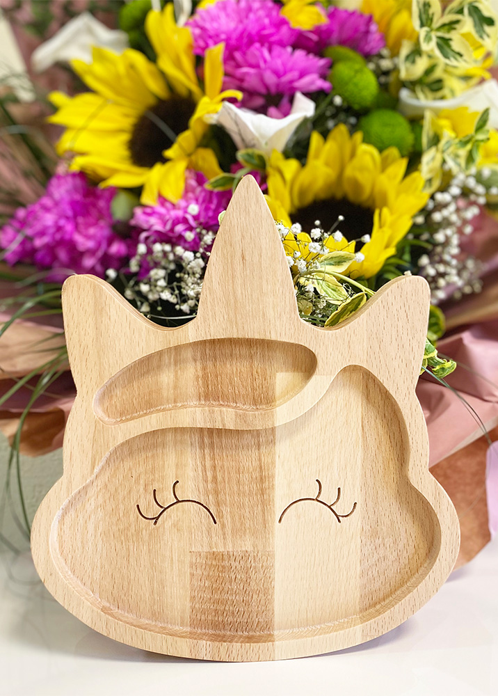 Daska od drveta bukve u obliku jednoroga - dodatni pogled