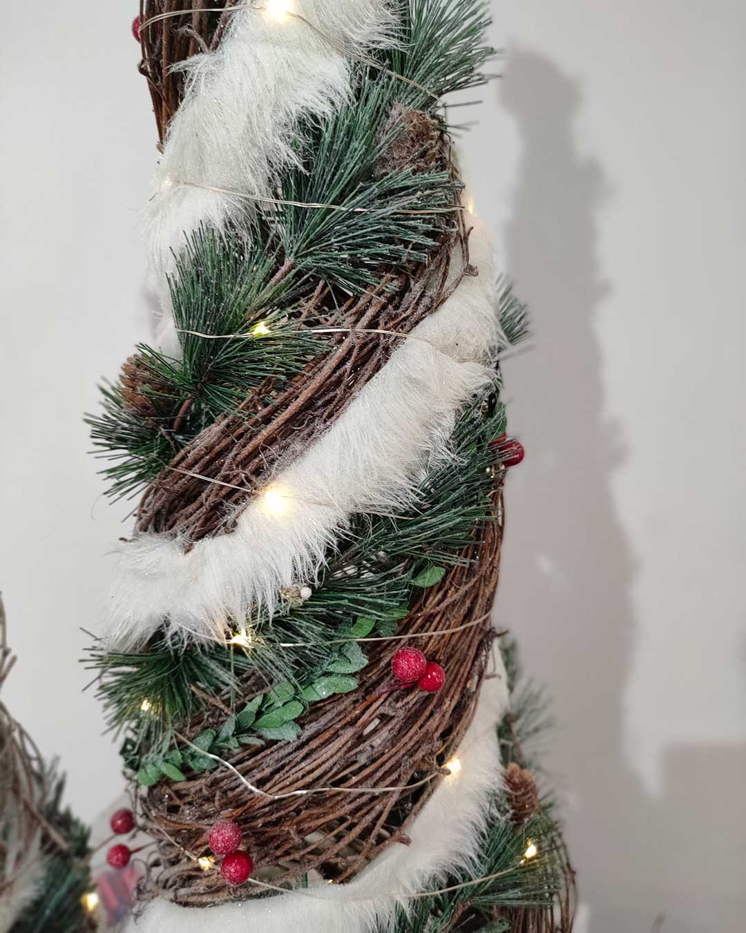 Svetleća LED Kupa Od Ratana Natural Cone 60 cm - dodatni pogled