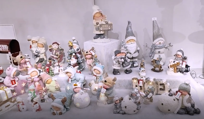 Novogodišnja i božićna dekoracija Figura sa LED svetlom 38cm Devojčica i Sneško - dodatni pogled