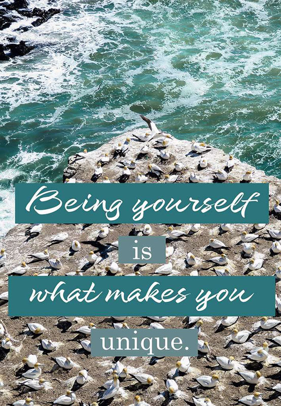 Ravensburger Puzzle moment slagalica 99 delova Beeing Yourself is What Makes You Unique 16967 - dodatni pogled