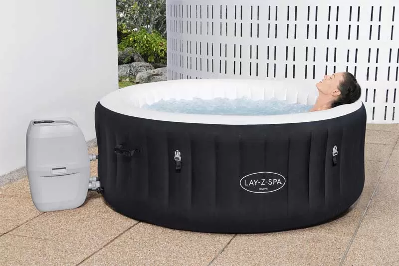 Đakuzi na naduvavanje sa grejačem vode Bestway Lay-Z-Spa Miami 60001