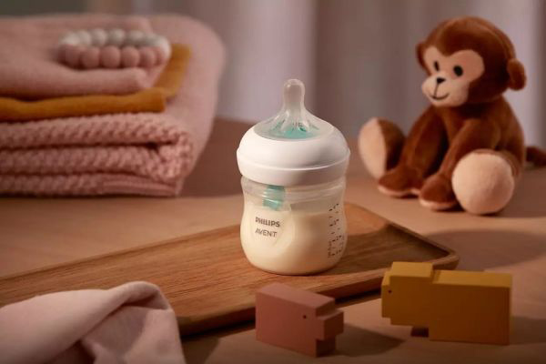 Philips Avent Flašica za bebe Natural response 125ml sa cuclom 0m+ SCY670/01 - dodatni pogled