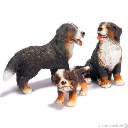 Schleich Domaće životinje - Bernski ovčarski pas, sedi 16316 - dodatni pogled