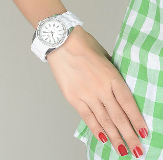 Q&Q Ženski Ručni Sat sa Cirkonima GQ13J201Y - dodatni pogled