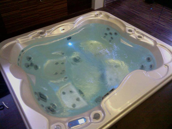 Masažni SPA bazen Capri Altuglas beli akril - dodatni pogled