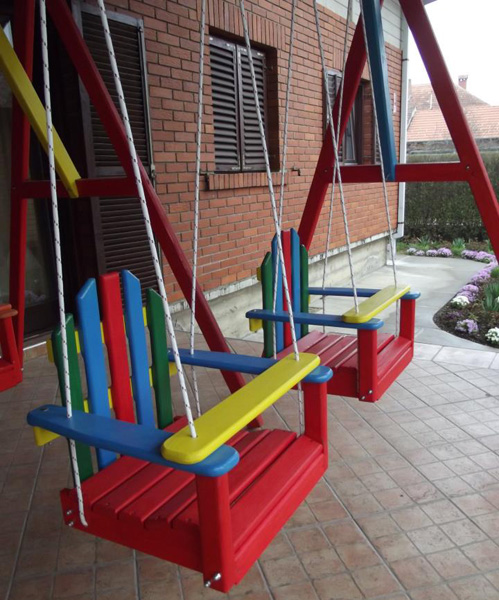 Dupla dečija ljuljaška Tara sa nosačem šarena - dodatni pogled