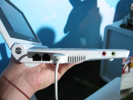 ASUS eeePC 4G Surf White - dodatni pogled