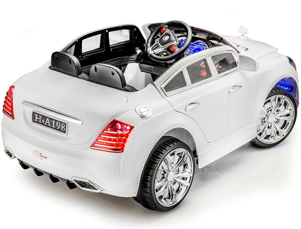 Automobil na akumulator Maybach beli - dodatni pogled