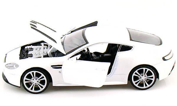 Autić 1:24 MotorMax Aston Martin V12 Vantage 225435-21 - dodatni pogled