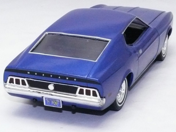 Autić 1:24 MotorMax 1971 Ford Mustang Sportsroof 225435-6 - dodatni pogled