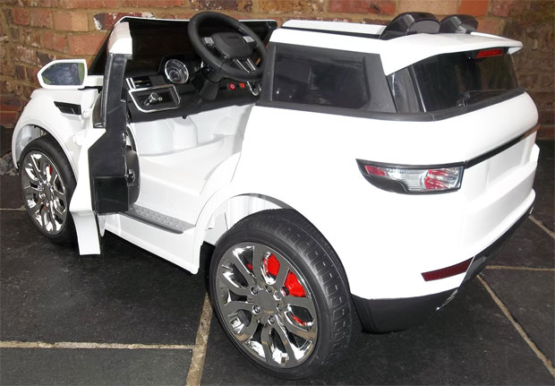 Auto na akumulator 209 R/C beli - dodatni pogled