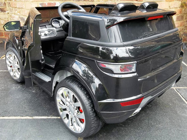 Auto na akumulator 209 R/C crni - dodatni pogled