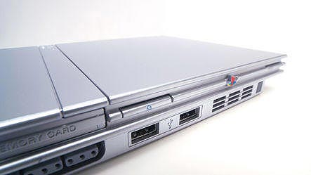 Sony Playstation 2 Silver New + Džojstik - dodatni pogled