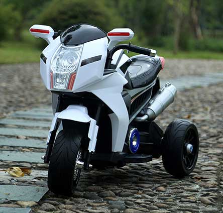 Motor na akumulator beli - dodatni pogled