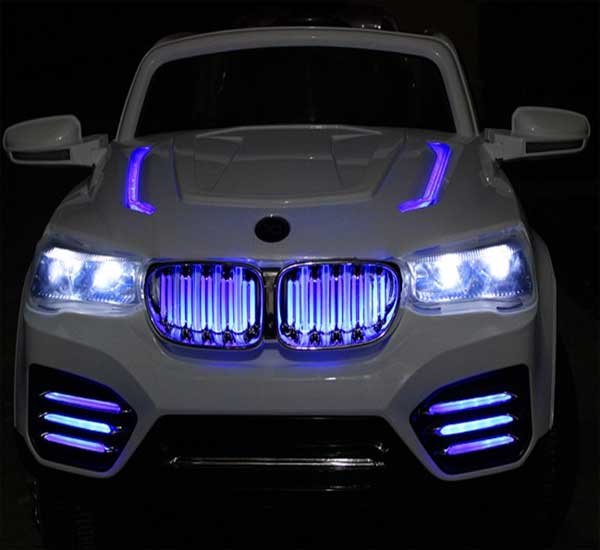 Automobil na akumulator 000 beli - dodatni pogled