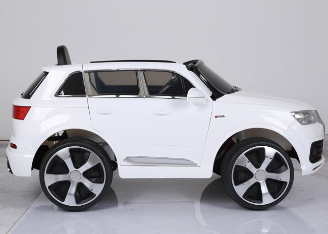 Dečiji automobil na akumulator A-Q7 213 beli - dodatni pogled