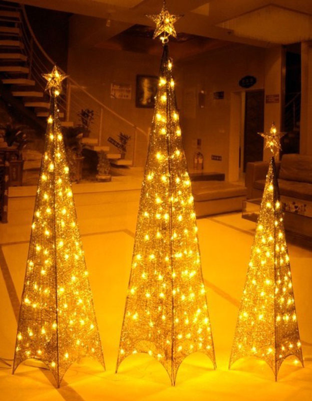 Novogodišnja Svetleća Piramida - Jelka - Zlatna 180 cm - dodatni pogled