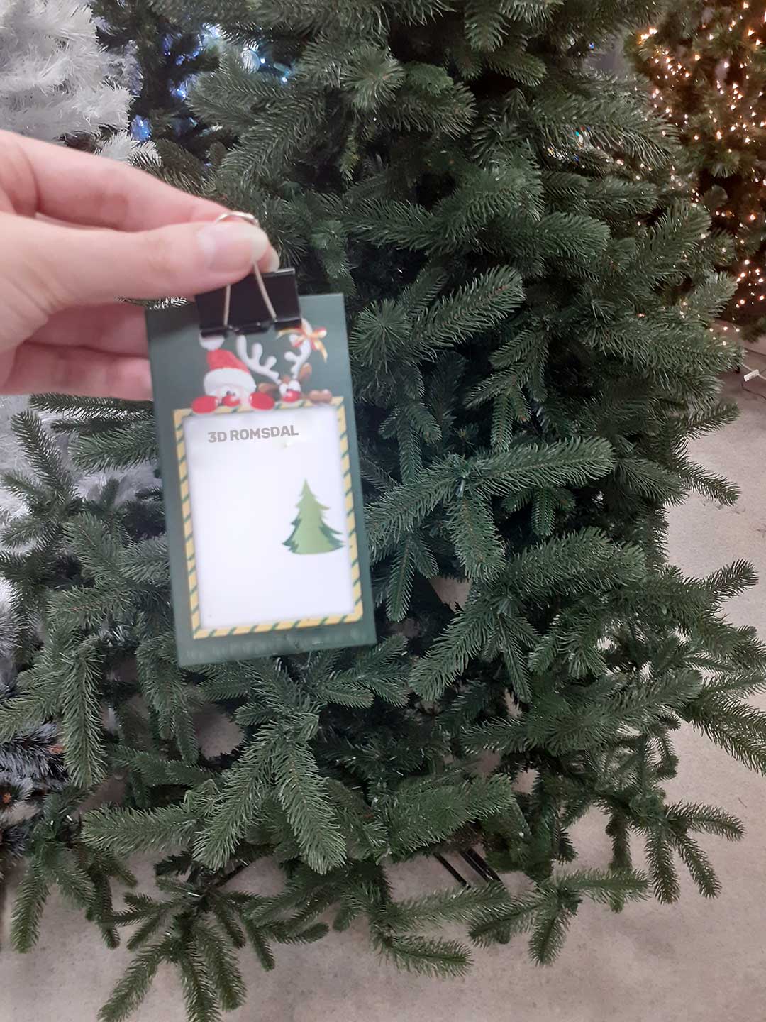 Realistična gusta novogodišnja jelka sa 3D iglicama Romsdal 250 cm - dodatni pogled